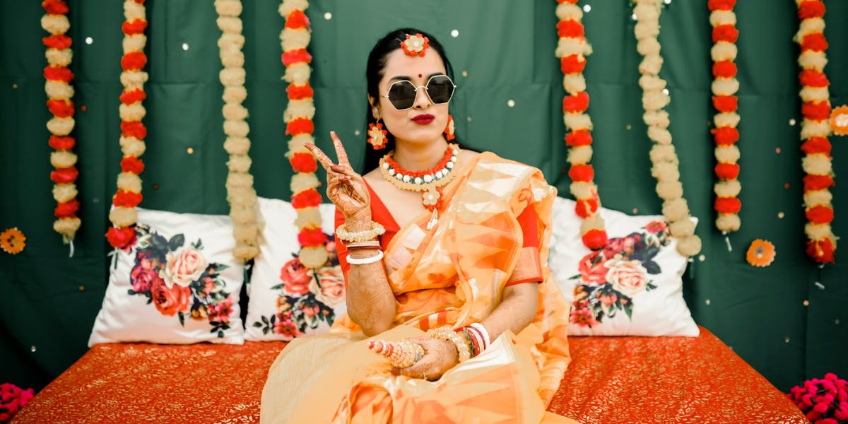 Mehendi top outfits bride